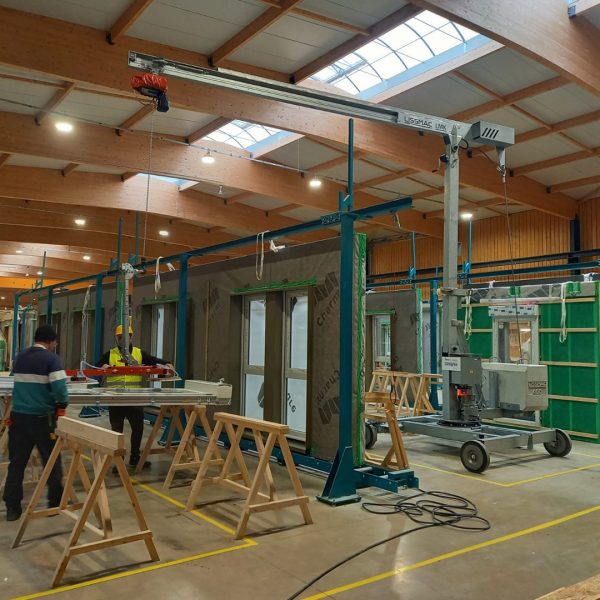 Euro-Grue-LISSMAC-en-place Mini grue Lissmac en action - Euro Grue